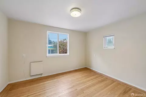 Bedroom - 480 Bartlett St, San Francisco, CA 94110 photo 4 of 9