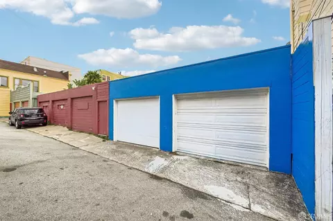 Exterior - 480 Bartlett St, San Francisco, CA 94110 photo 9 of 11