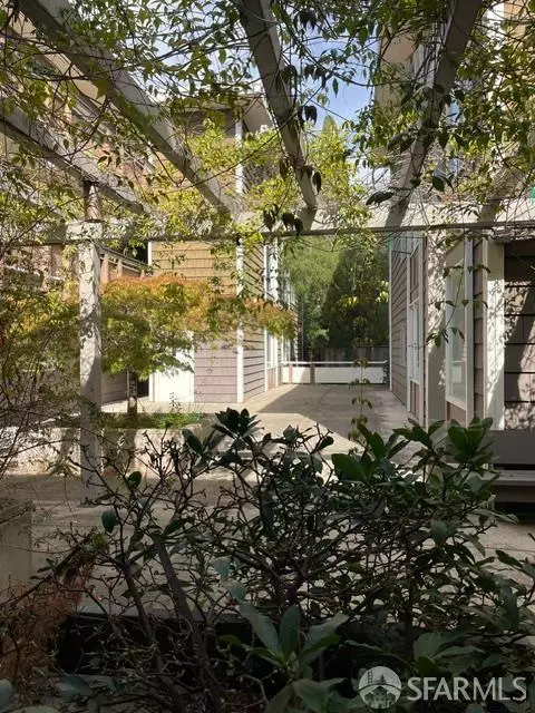 Exterior - 2601 College Ave #207, Berkeley, CA 94704 photo 4 of 4