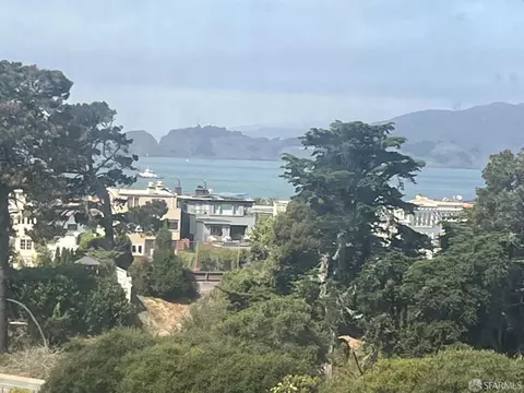 View/Area - 2 W Clay St, San Francisco, CA 94121 photo 1 of 2