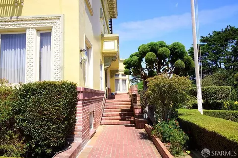 Exterior - 2 W Clay St, San Francisco, CA 94121 photo 4 of 17