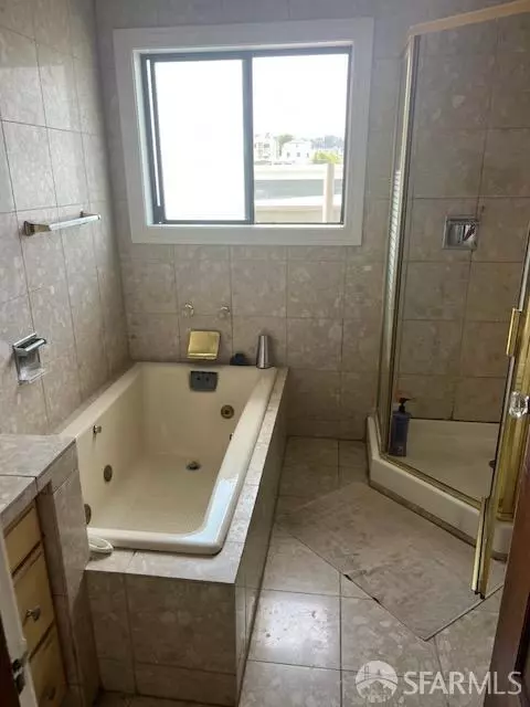 Bath - 2 W Clay St, San Francisco, CA 94121 photo 1 of 3