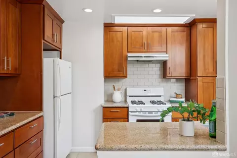 Kitchen - 20 Forest View Dr, San Francisco, CA 94132 photo 4 of 6