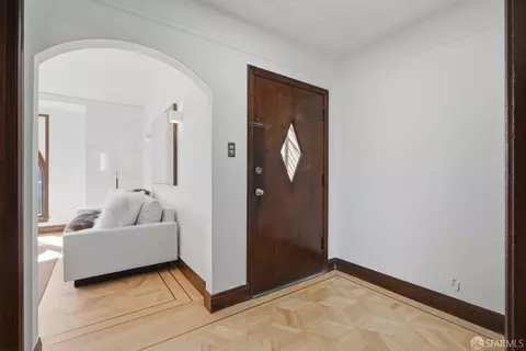 Entry Way - 876 46th Ave, San Francisco, CA 94121 photo 1 of 4