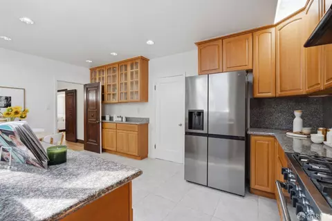 Kitchen - 876 46th Ave, San Francisco, CA 94121 photo 4 of 6