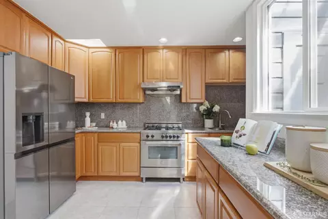 Kitchen - 876 46th Ave, San Francisco, CA 94121 photo 3 of 6