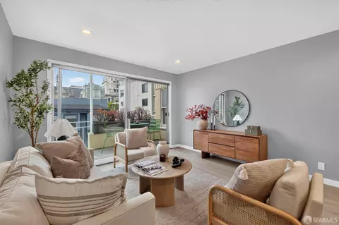 1260 Clay St #302, San Francisco, CA 94108