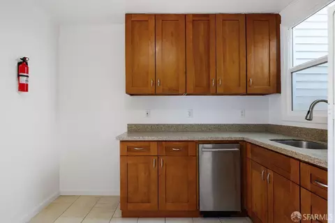 Kitchen - 509 44th Ave, San Francisco, CA 94121 photo 2 of 2