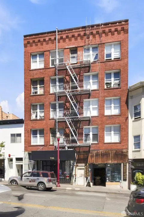 734 Broadway, San Francisco, CA 94133