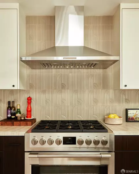 Kitchen - 44 Dellbrook Ave, San Francisco, CA 94131 photo 4 of 4