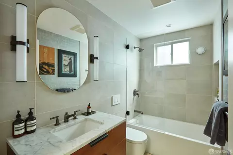 Bath - 44 Dellbrook Ave, San Francisco, CA 94131 photo 3 of 5