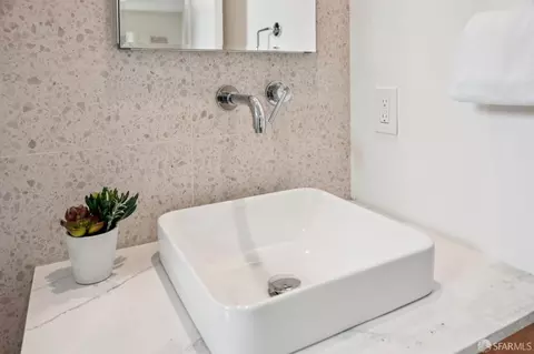 Bath - 173 Dalewood Way, San Francisco, CA 94127 photo 2 of 5