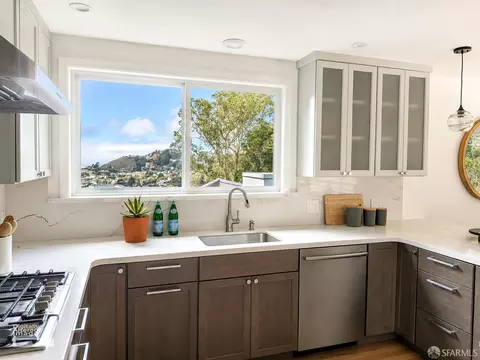 Kitchen - 173 Dalewood Way, San Francisco, CA 94127 photo 4 of 8