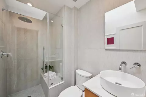 Bath - 173 Dalewood Way, San Francisco, CA 94127 photo 3 of 5