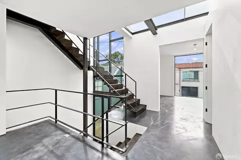 Entry Way - 75 Bronte St, San Francisco, CA 94110 photo 2 of 2