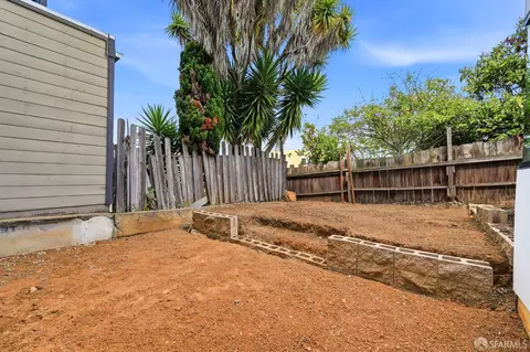 Exterior - 75 Bronte St, San Francisco, CA 94110 photo 5 of 17