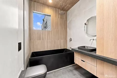 Bath - 75 Bronte St, San Francisco, CA 94110 photo 2 of 3