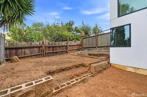 Exterior - 75 Bronte St, San Francisco, CA 94110 photo 6 of 17