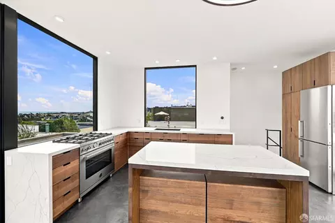 Kitchen - 75 Bronte St, San Francisco, CA 94110 photo 2 of 8