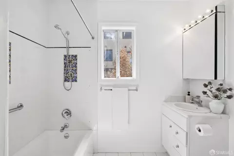 Bath - 22 25th Ave, San Francisco, CA 94121 photo 4 of 5