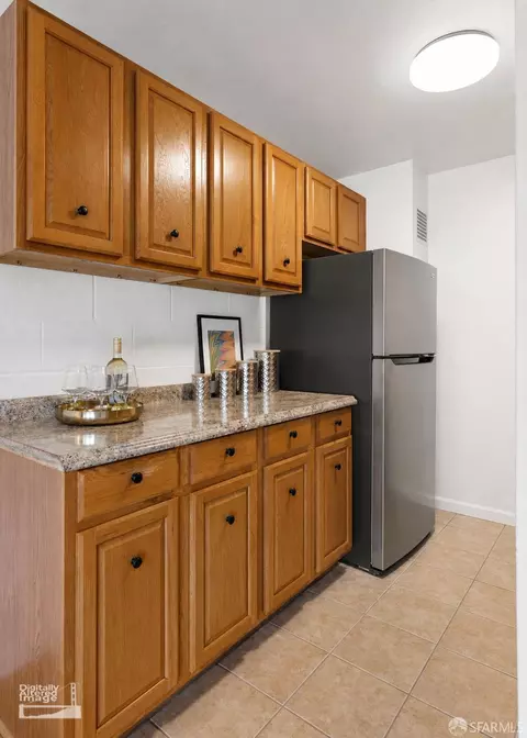 Kitchen - 30 Quickstep Ln #2, San Francisco, CA 94115 photo 2 of 4
