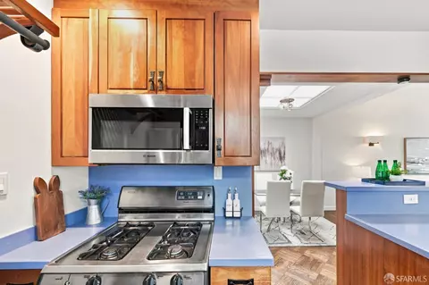 Kitchen - 2135 45th Ave, San Francisco, CA 94116 photo 5 of 6