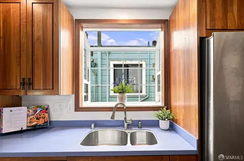 Kitchen - 2135 45th Ave, San Francisco, CA 94116 photo 3 of 6