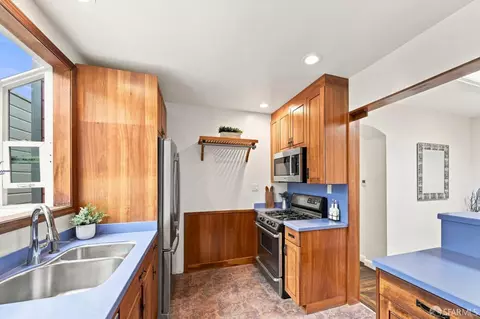 Kitchen - 2135 45th Ave, San Francisco, CA 94116 photo 4 of 6