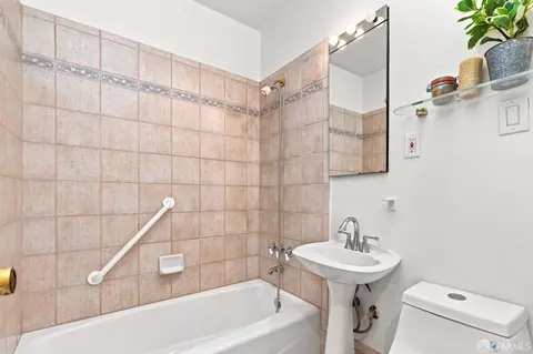 Bath - 2135 45th Ave, San Francisco, CA 94116 photo 1 of 4