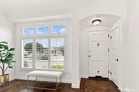 Entry Way - 2135 45th Ave, San Francisco, CA 94116 photo 2 of 2