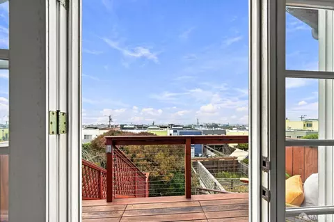 Exterior - 2135 45th Ave, San Francisco, CA 94116 photo 2 of 14