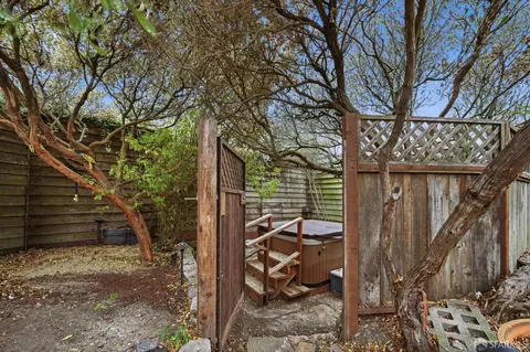 Exterior - 2135 45th Ave, San Francisco, CA 94116 photo 9 of 14