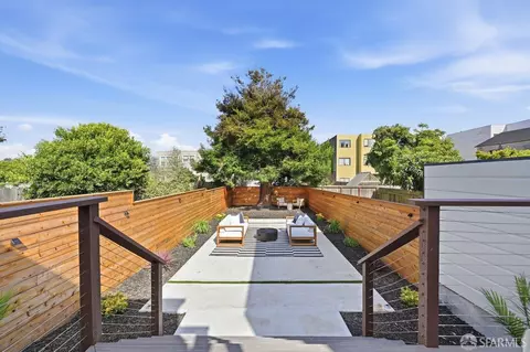 Exterior - 652 27th Ave, San Francisco, CA 94121 photo 2 of 5