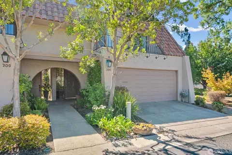 205 Casitas Bulevar Blvd, Los Gatos, CA 95032