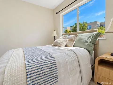 Bedroom - 363 Munich St, San Francisco, CA 94112 photo 8 of 11