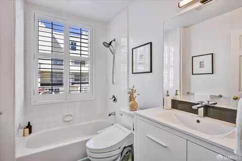 Bath - 2075 Sutter St #233, San Francisco, CA 94115 photo 3 of 3