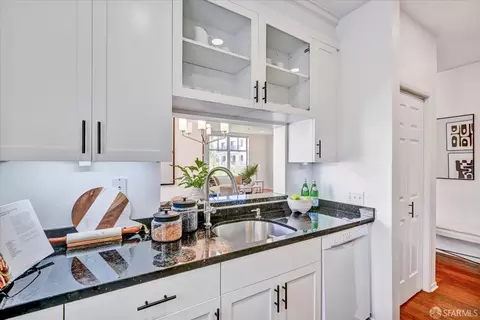 Kitchen - 2075 Sutter St #233, San Francisco, CA 94115 photo 3 of 4