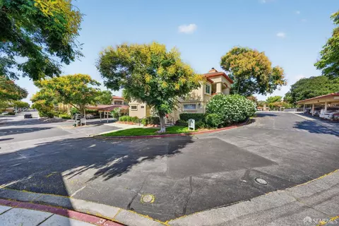 Exterior - 7003 Stagecoach Rd #D, Dublin, CA 94568 photo 6 of 9