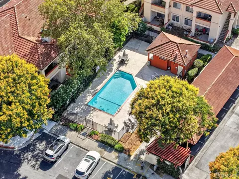 View/Area - 7003 Stagecoach Rd #D, Dublin, CA 94568 photo 2 of 5