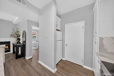 Entry Way - 7003 Stagecoach Rd #D, Dublin, CA 94568 photo 3 of 4