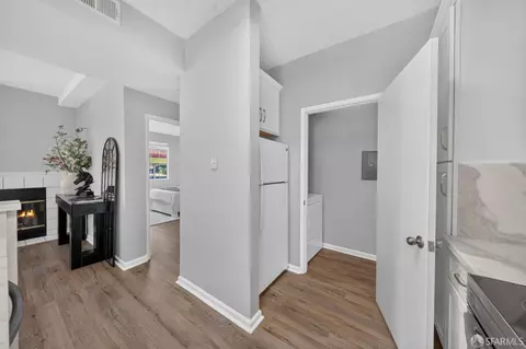 Entry Way - 7003 Stagecoach Rd #D, Dublin, CA 94568 photo 2 of 4