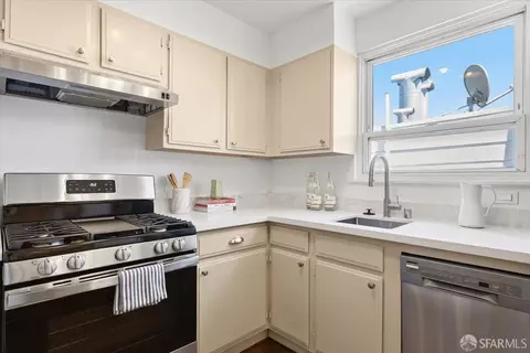 Kitchen - 255 Staples Ave, San Francisco, CA 94112 photo 3 of 3