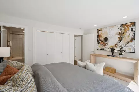 Bedroom - 511 Linden St #A, San Francisco, CA 94102 photo 4 of 11