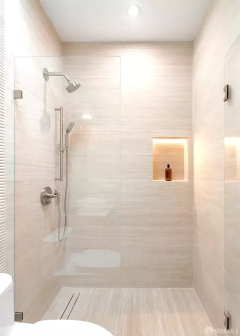 Bath - 651 Stamm Ave, Mountain View, CA 94040 photo 7 of 9