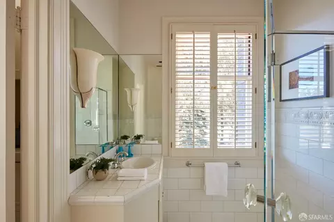 Bath - 2 6th Ave, San Francisco, CA 94118 photo 4 of 4