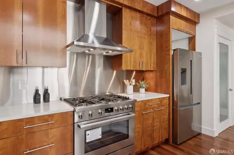 Kitchen - 373 6th Ave, San Francisco, CA 94118 photo 4 of 5