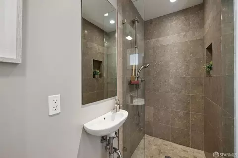 Bath - 373 6th Ave, San Francisco, CA 94118 photo 2 of 5