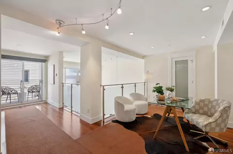 Entry Way - 373 6th Ave, San Francisco, CA 94118 photo 2 of 5
