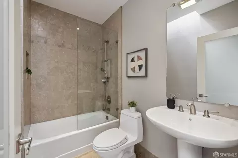 Bath - 373 6th Ave, San Francisco, CA 94118 photo 5 of 5