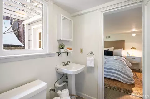 Bath - 701 Crescent Ave, San Francisco, CA 94110 photo 2 of 2